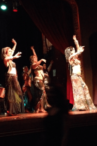 Imrov with Rachel Brice and Mardi  Love at the "Voix de Ville" show  - Photo by Ariock Van de Voorde